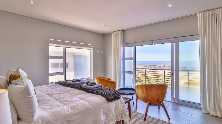 4 Bedroom Property for Sale in Pearl Bay Western Cape